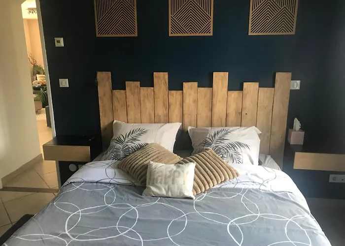 A 10 Minutes Du Parc Asterix